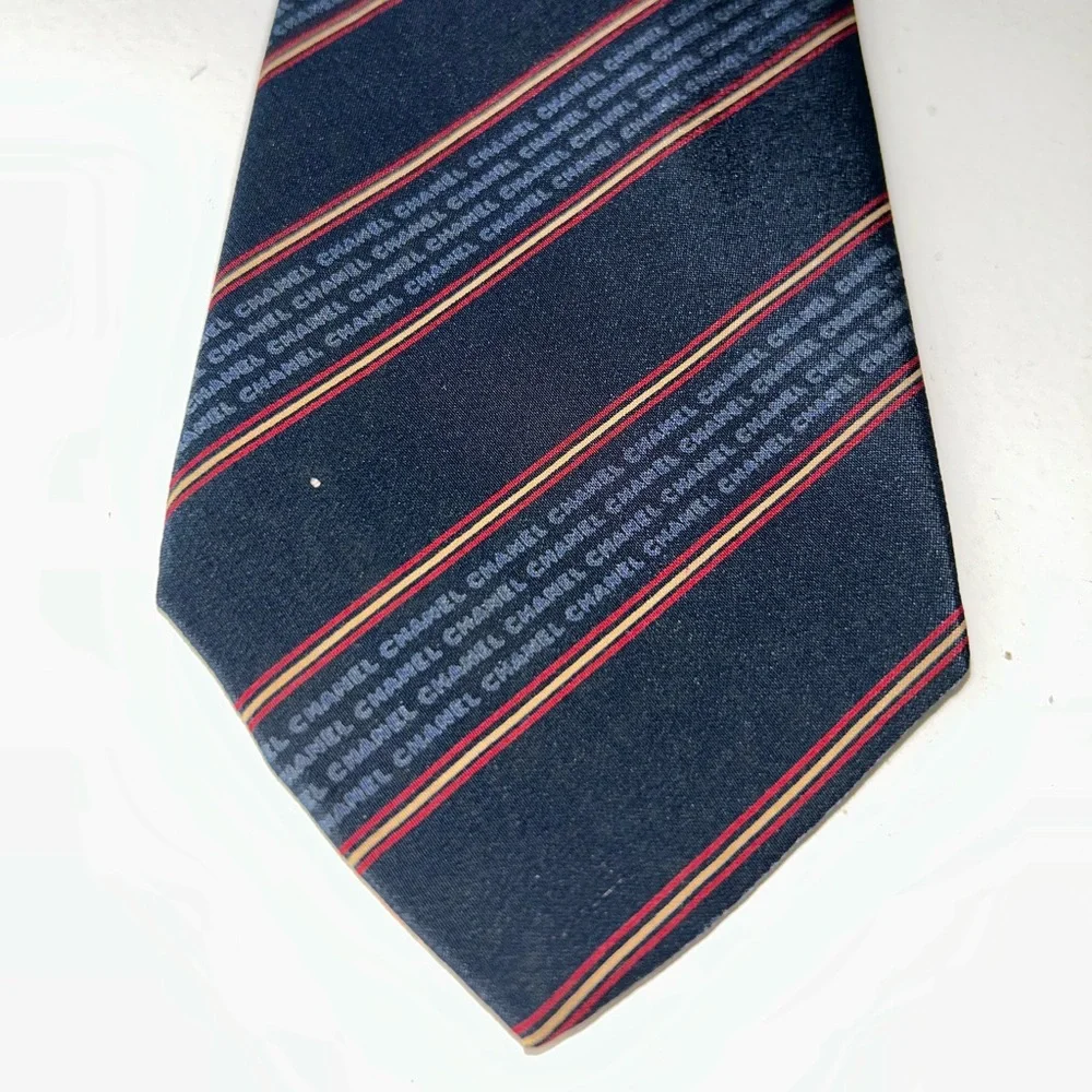 Chanel Navy Blue & Red Striped Men's Silk Neck Tie - Picture 4 of 9